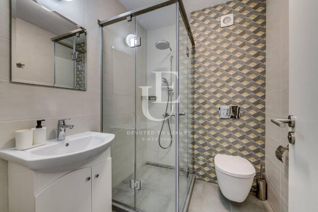 New York: A Spacious Modern Apartment With Parking Sofía Exterior foto